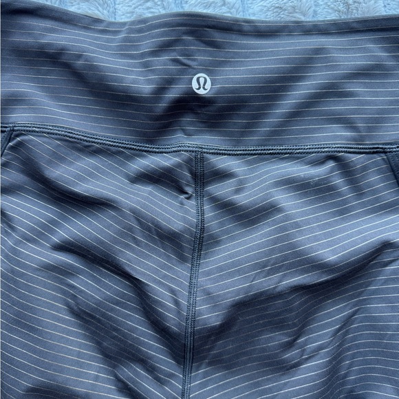 Lululemon Black Stripped Leggings Mesh Cutouts Size 10 - Picture 4 of 6
